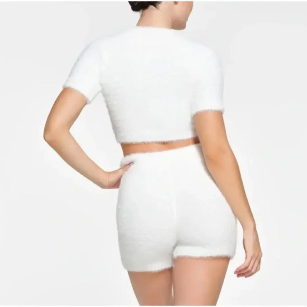 NWT SKIMS Feathery Intimates Hot Short Marble White Size M